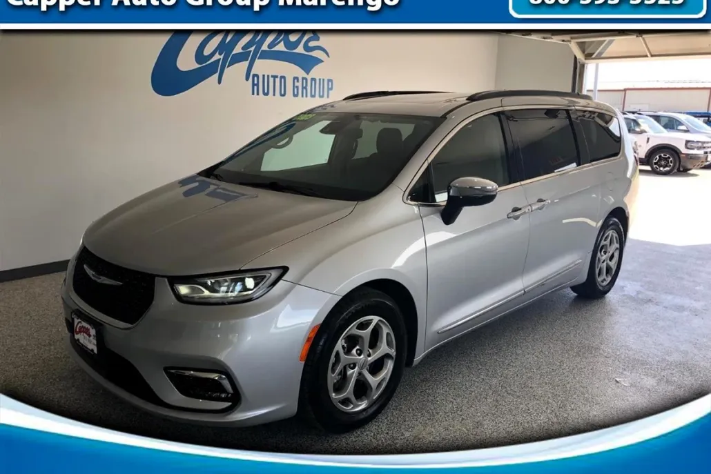 2023 Chrysler Pacifica Limited photo 1