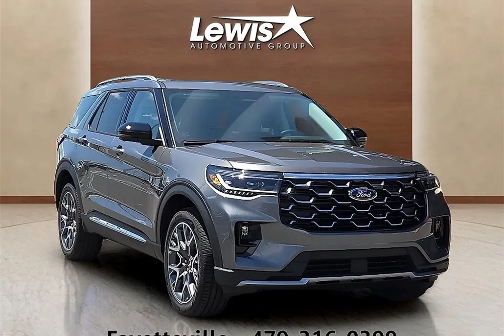 2025 Ford Explorer Platinum photo 1
