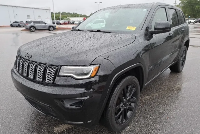 2020 Jeep Grand Cherokee Altitude photo 1