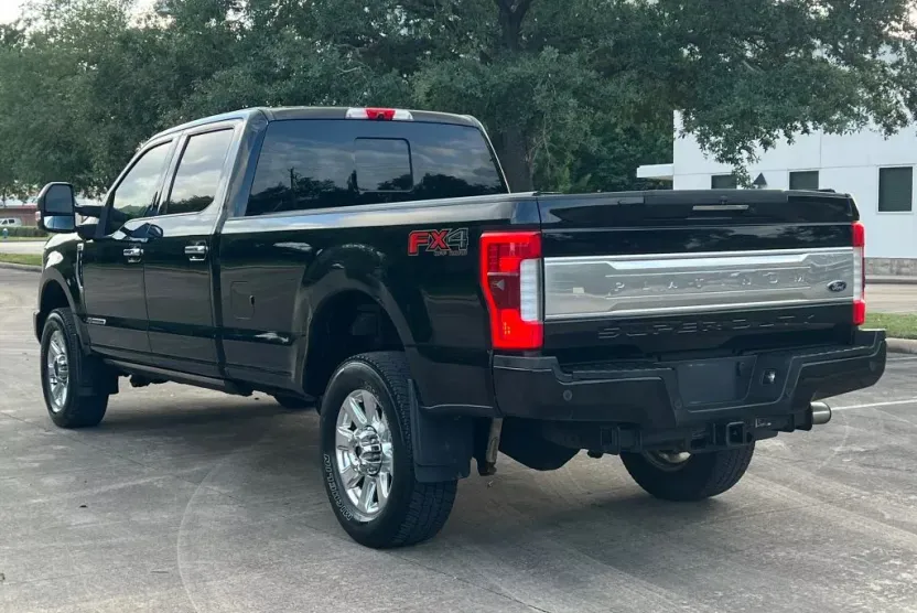 2017 Ford F-350 photo 1