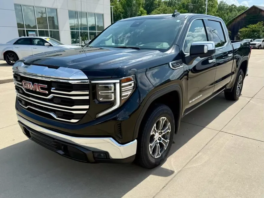 2024 Gmc Sierra 1500 SLT photo 1