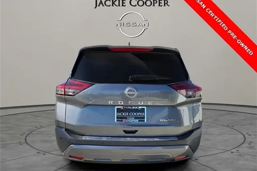 2023 Nissan Rogue SL photo 1