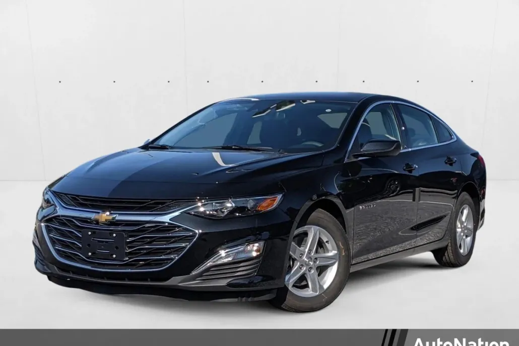 2025 Chevrolet Malibu LS photo 1