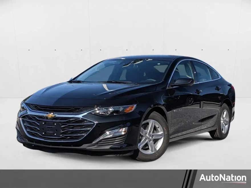 2025 Chevrolet Malibu LS photo 1