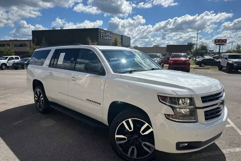 2019 Chevrolet Suburban LT RST photo 1