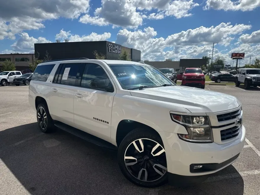 2019 Chevrolet Suburban LT RST photo 1
