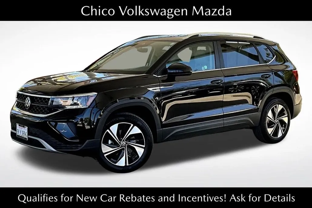 2024 Volkswagen Taos SE photo 1