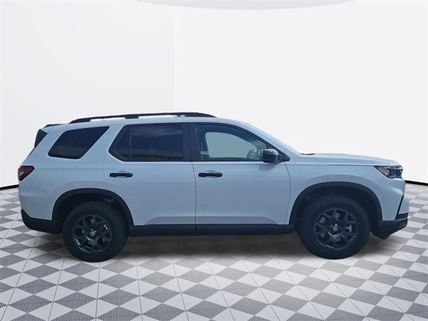 2025 Honda Pilot TrailSport photo 1