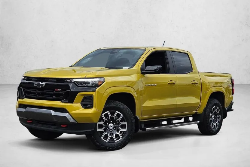 2023 Chevrolet Colorado Z71 photo 1