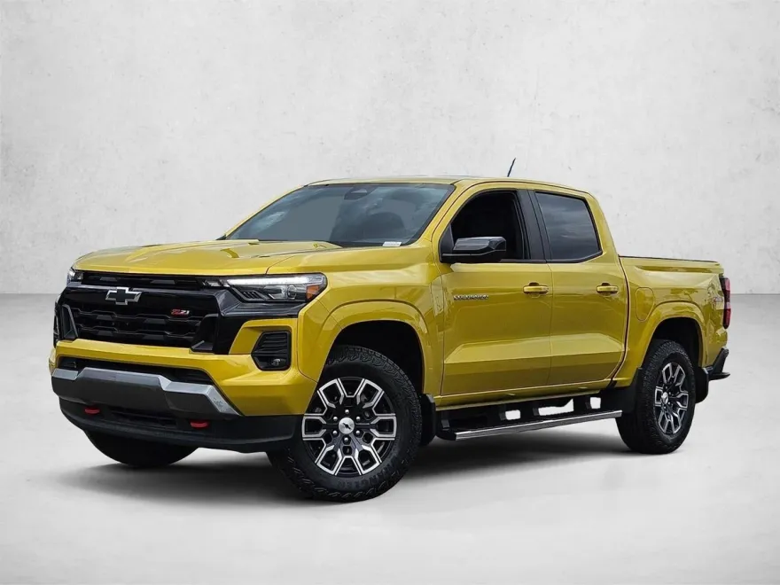 2023 Chevrolet Colorado Z71 photo 1