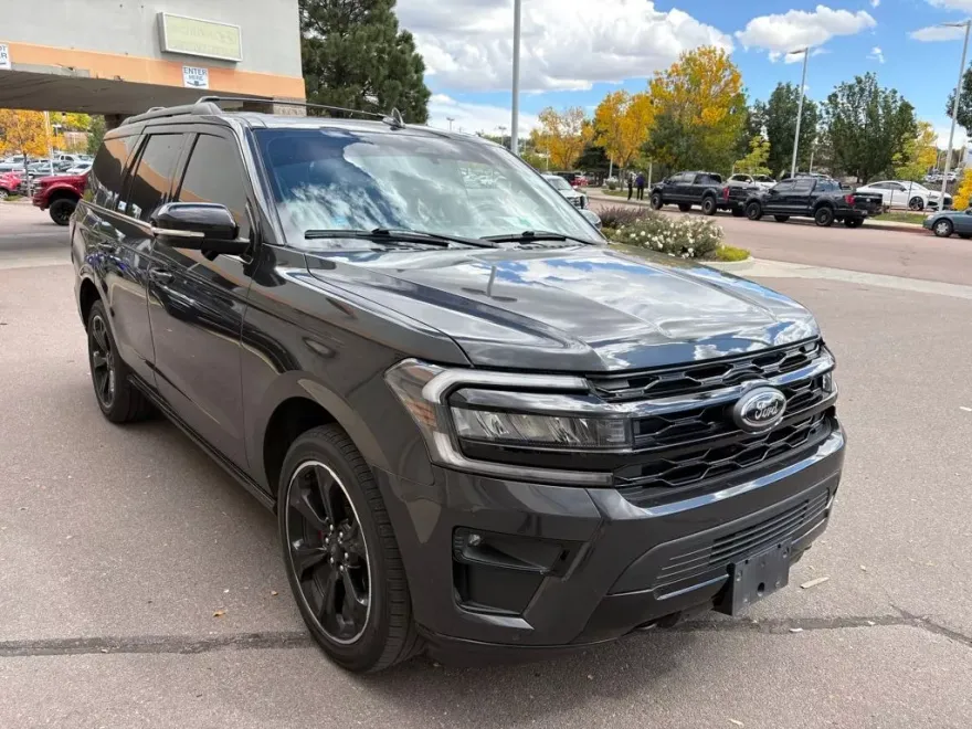 2022 Ford Expedition Limited photo 1