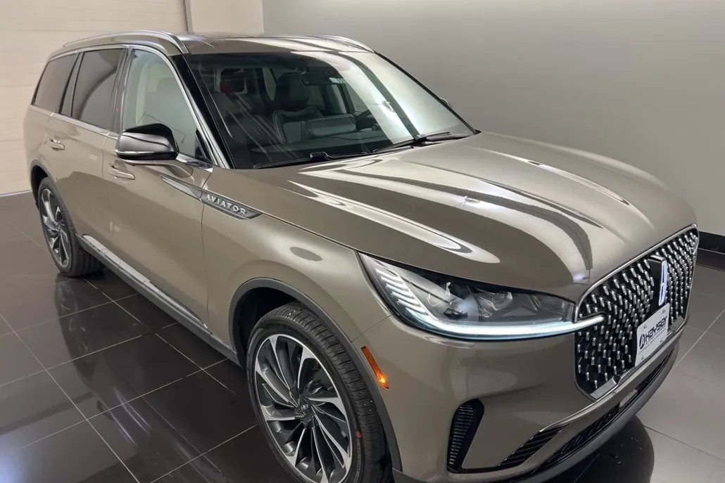 2025 Lincoln Aviator Reserve photo 1