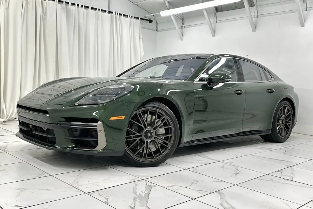 2025 Porsche Panamera Turbo E-Hybrid photo 1