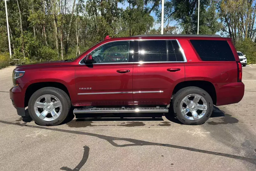 2018 Chevrolet Tahoe LT photo 1
