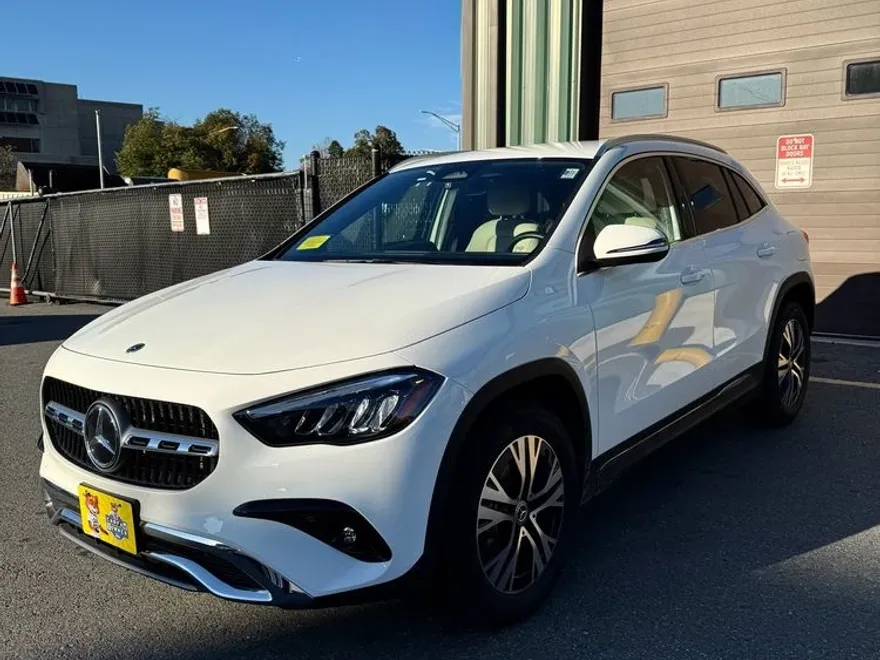 2025 Mercedes Benz GLA 250 4MATIC photo 1