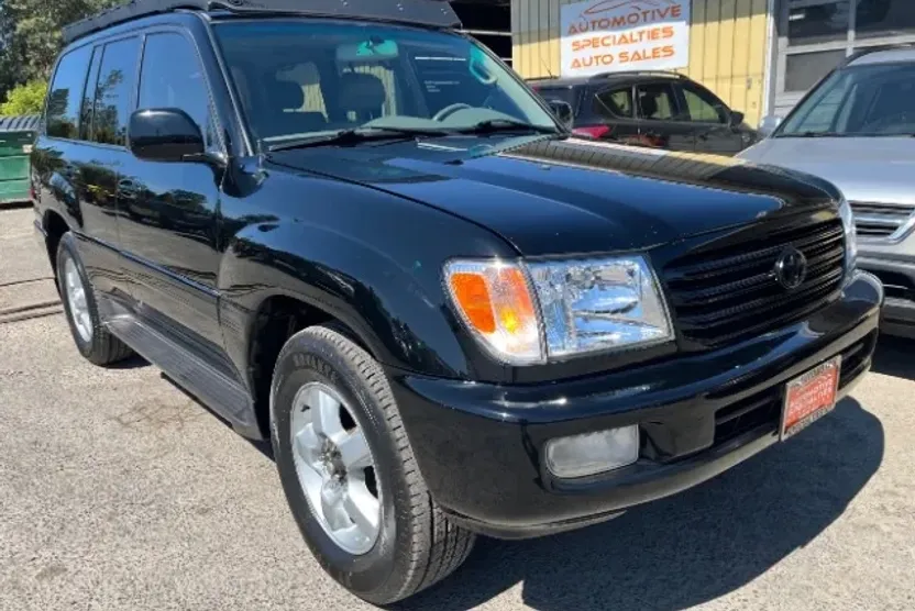 2005 Toyota Land Cruiser VX photo 1
