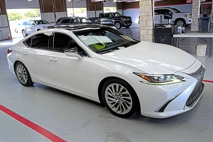 2019 Lexus ES 350 Luxury photo 1