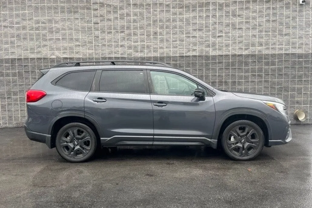 2023 Subaru Ascent Onyx Edition photo 1