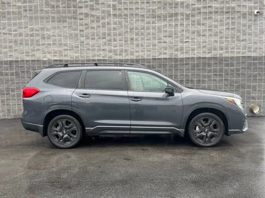 2023 Subaru Ascent Onyx Edition photo 1