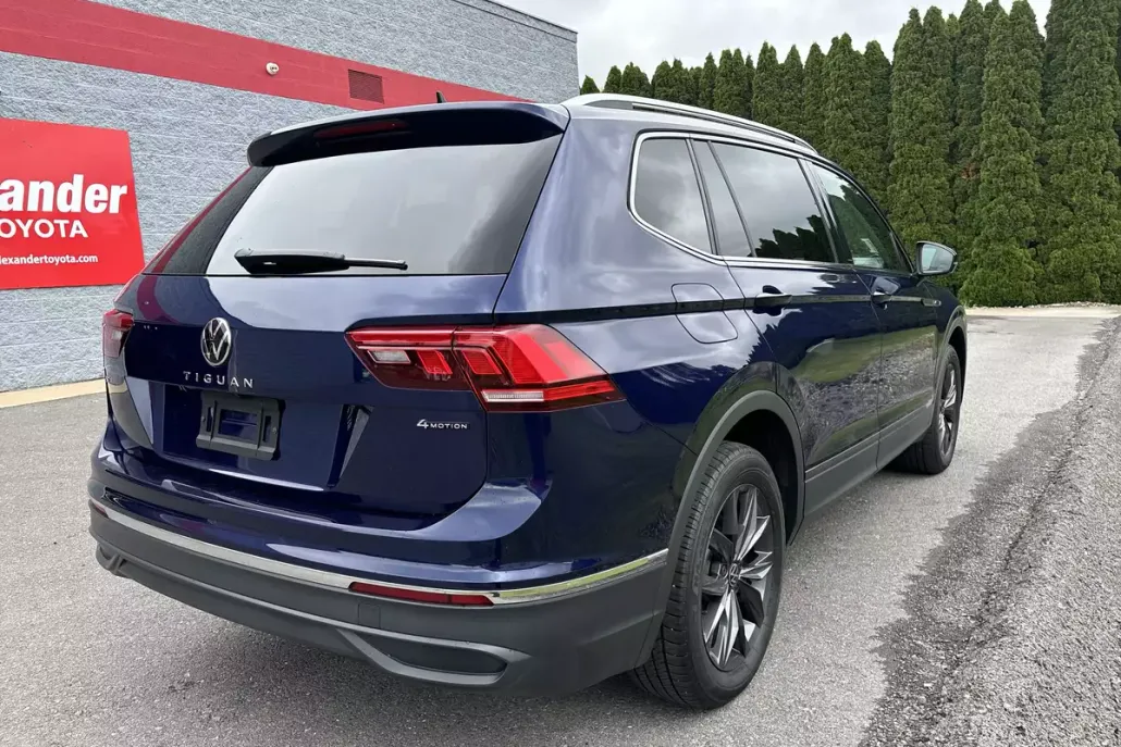 2022 Volkswagen Tiguan SE photo 1