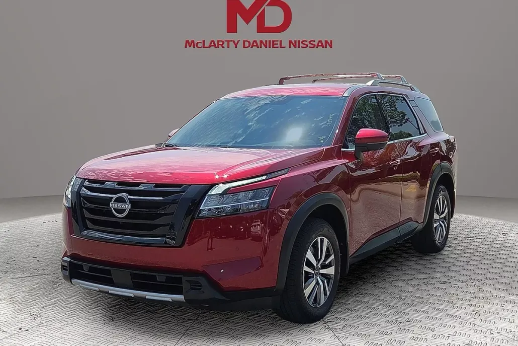 2024 Nissan Pathfinder SL photo 1
