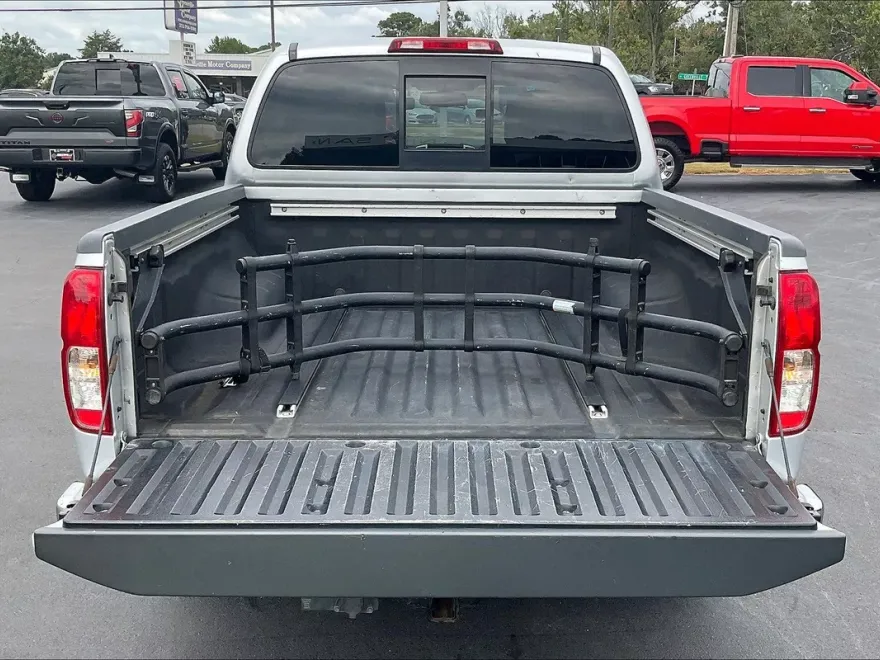 2017 Nissan Frontier SV photo 17