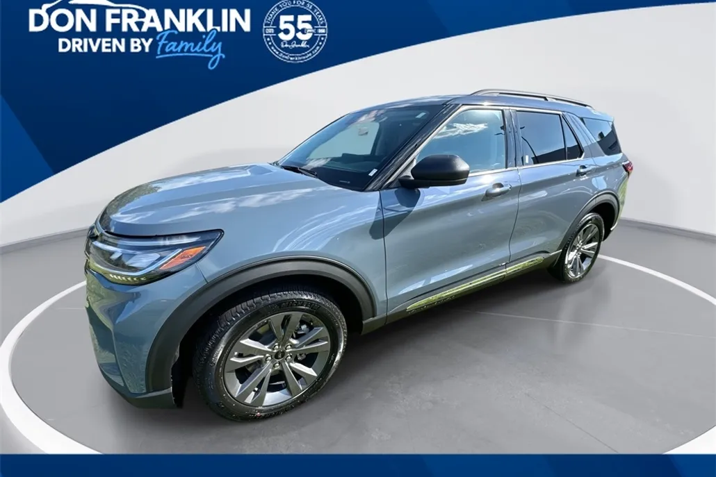2025 Ford Explorer photo 1