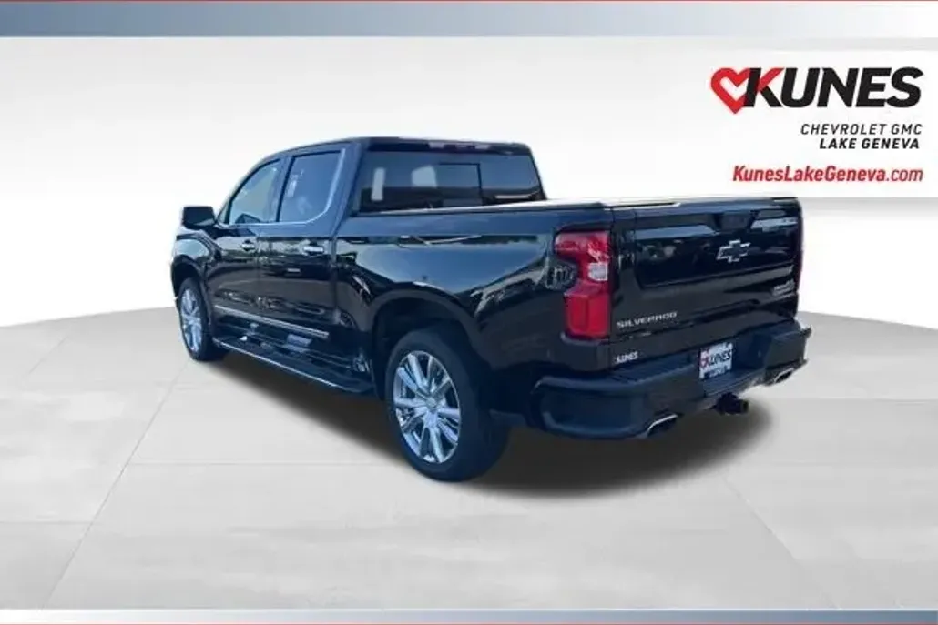 2022 Chevrolet Silverado 1500 High Country photo 1