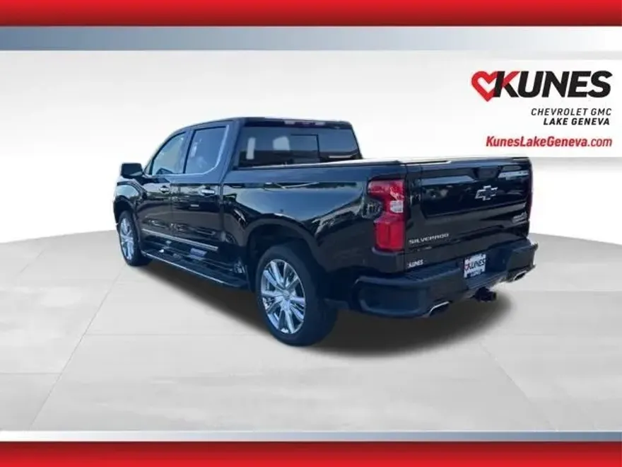 2022 Chevrolet Silverado 1500 High Country photo 1