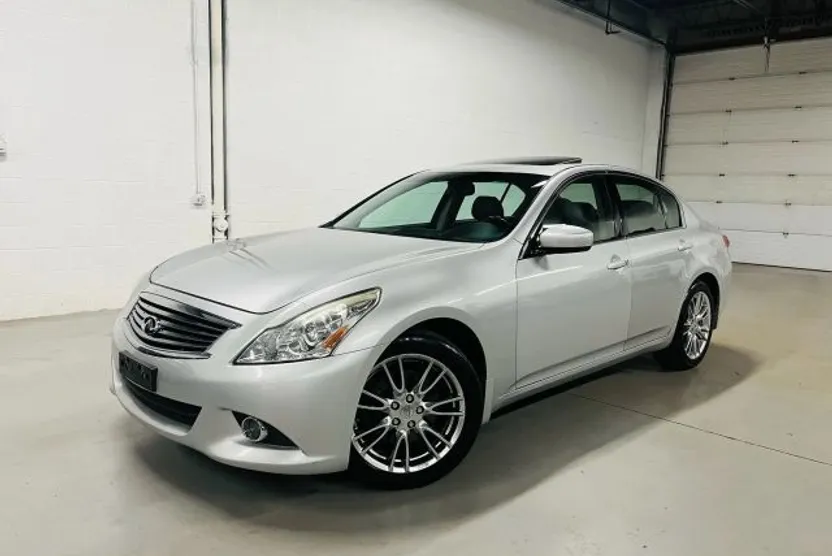 2010 Infiniti G37 photo 1