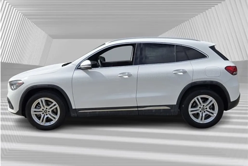 2021 Mercedes Benz GLA 250 4MATIC photo 1