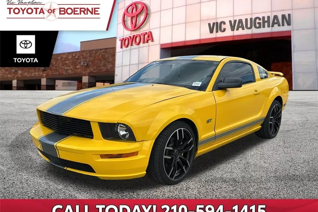 2005 Ford Mustang GT Deluxe photo 1