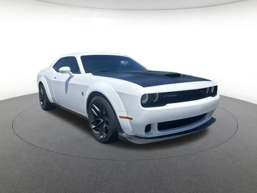 2023 Dodge Challenger R/T Scat Pack Widebody photo 1