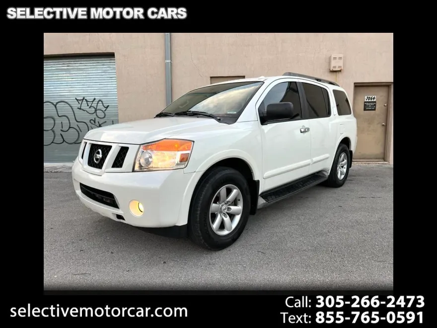 2014 Nissan Armada SV photo 1