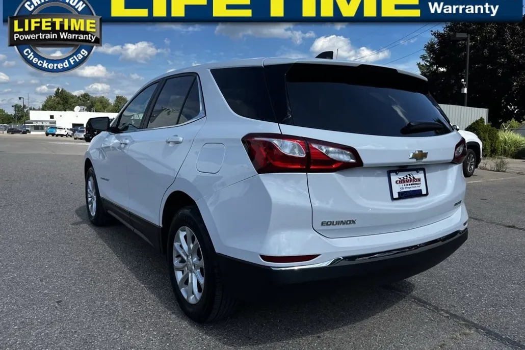 2021 Chevrolet Equinox LT photo 1