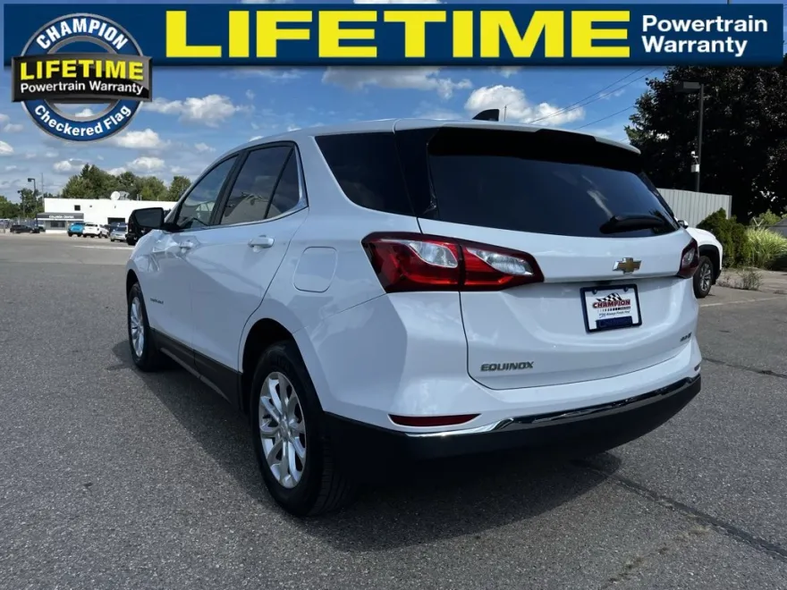 2021 Chevrolet Equinox LT photo 1