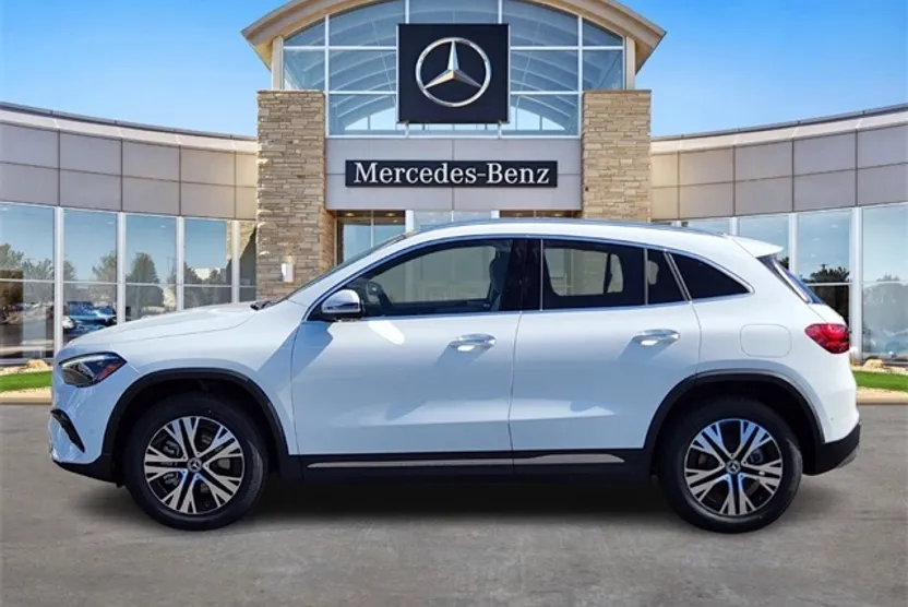 2026 Mercedes Benz GLA 250 4MATIC photo 1