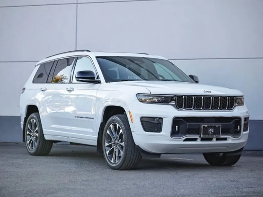 2022 Jeep Grand Cherokee Overland photo 1