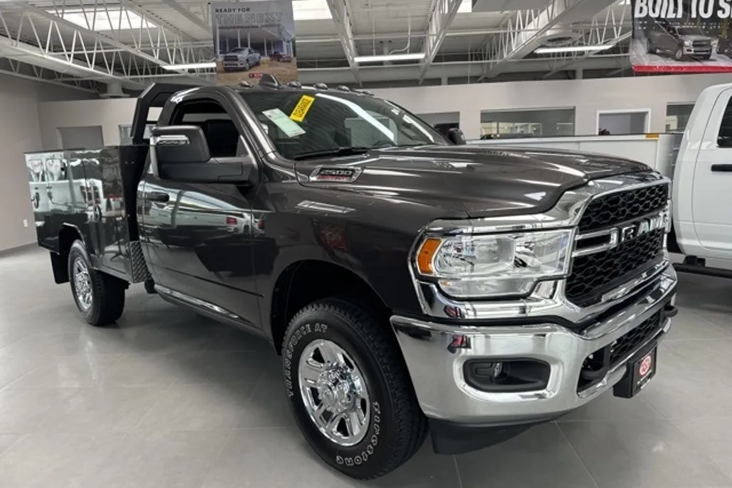 2023 Ram 2500 Tradesman photo 1