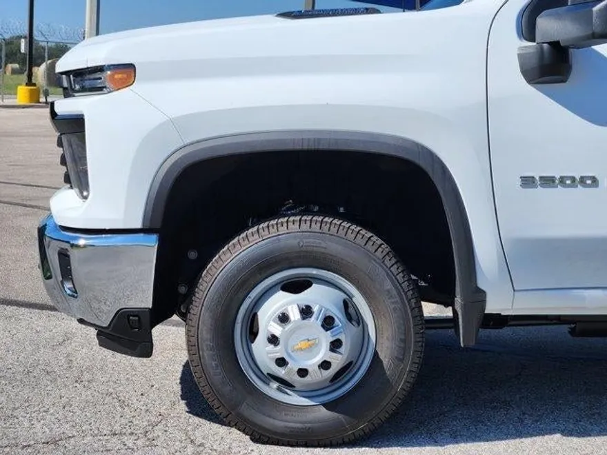 2025 Chevrolet Silverado 3500HD Work Truck photo 1