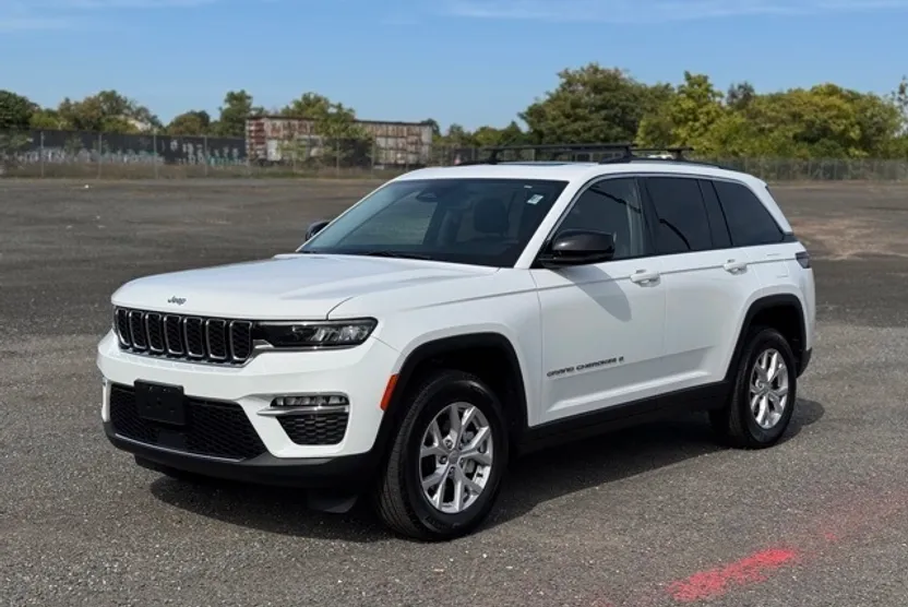 2022 Jeep Grand Cherokee Limited photo 1