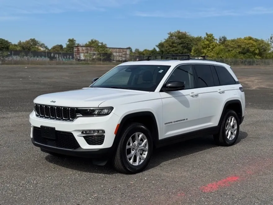 2022 Jeep Grand Cherokee Limited photo 1