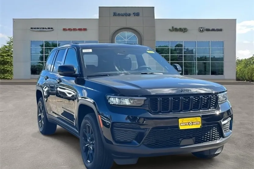 2025 Jeep Grand Cherokee Altitude photo 1