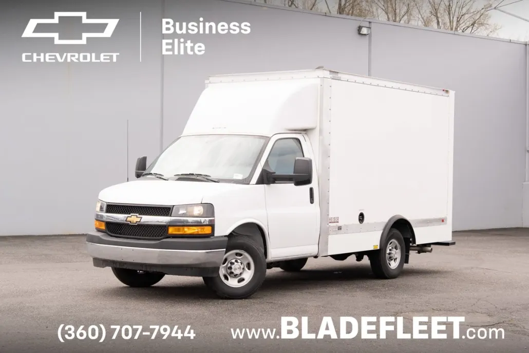 2024 Chevrolet Express Cutaway 3500 photo 1