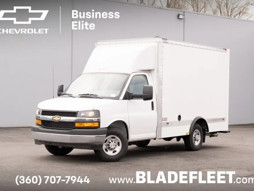 2024 Chevrolet Express Cutaway 3500 photo 1