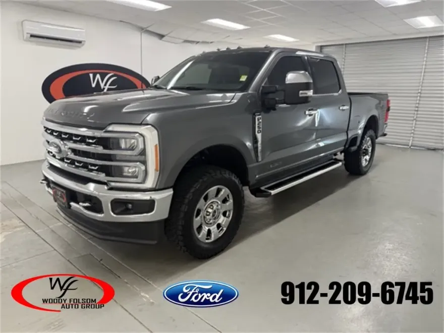 2023 Ford F-250 Lariat photo 1