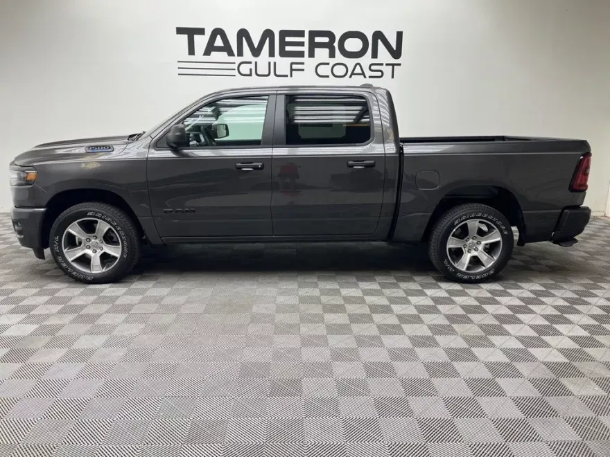 2025 Ram 1500 Tradesman photo 1
