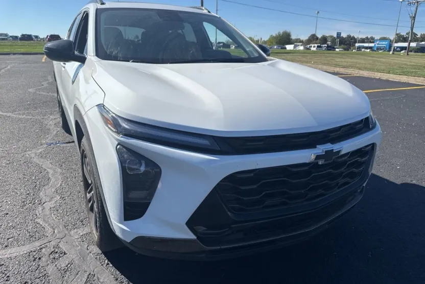 2024 Chevrolet Trax ACTIV photo 1