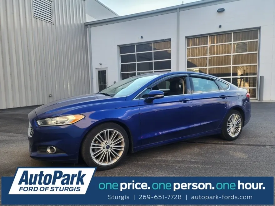 2015 Ford Fusion SE photo 1
