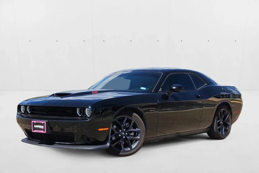 2023 Dodge Challenger R/T photo 1